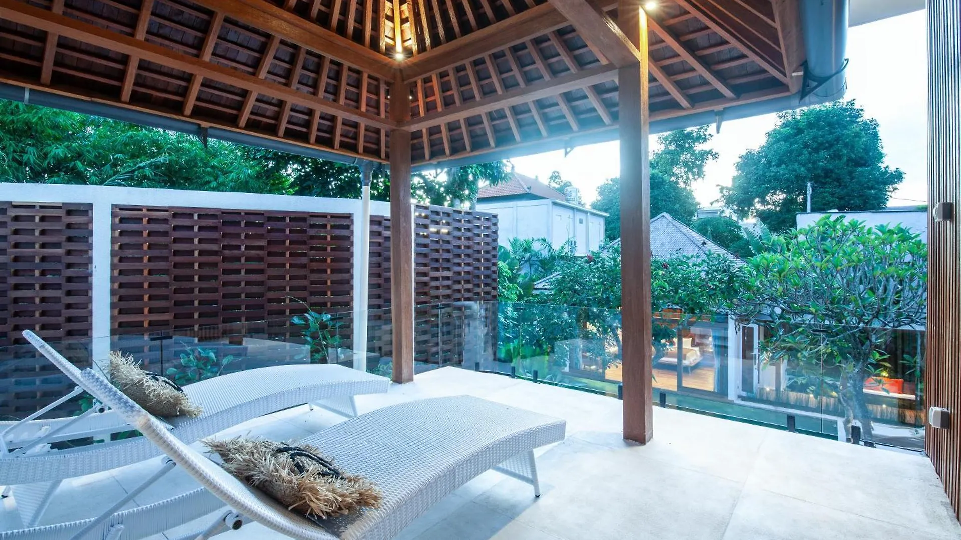 Seminyak Villa Paya Paya Luxury Near Beach-Potato Head