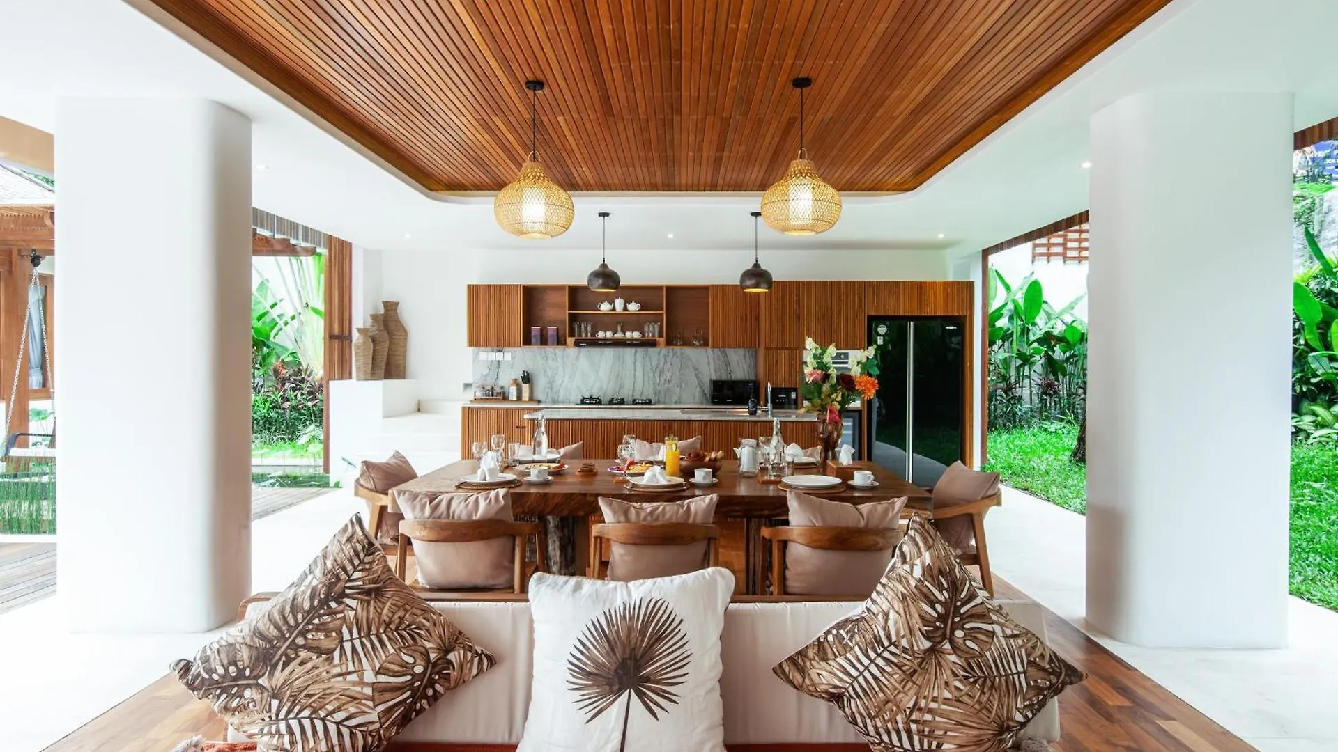 Seminyak Villa Paya Paya Luxury Near Beach-Potato Head
