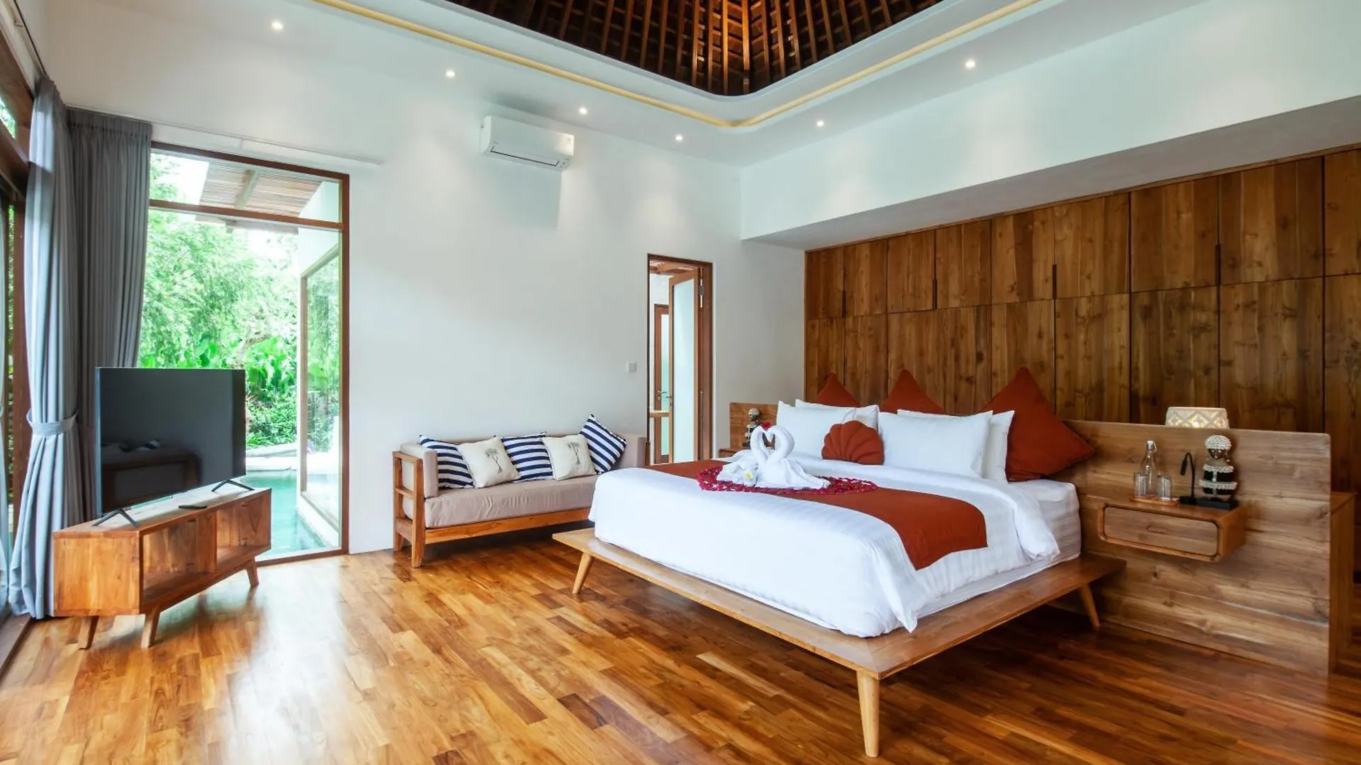 Seminyak Villa Paya Paya Luxury Near Beach-Potato Head