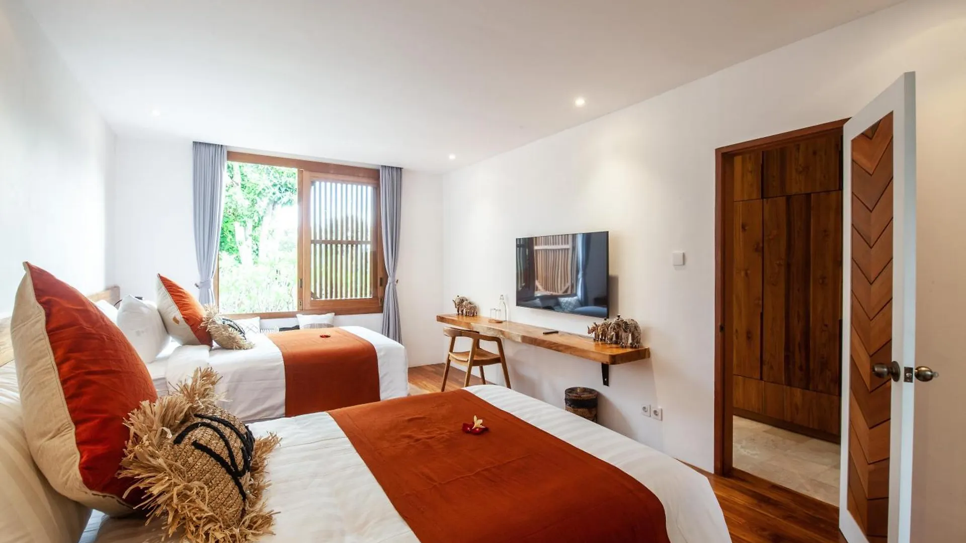Seminyak Villa Paya Paya Luxury Near Beach-Potato Head 0*,  Indonésia