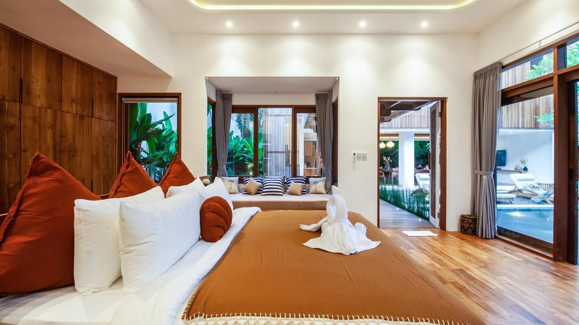 Seminyak Villa Paya Paya Luxury Near Beach-Potato Head