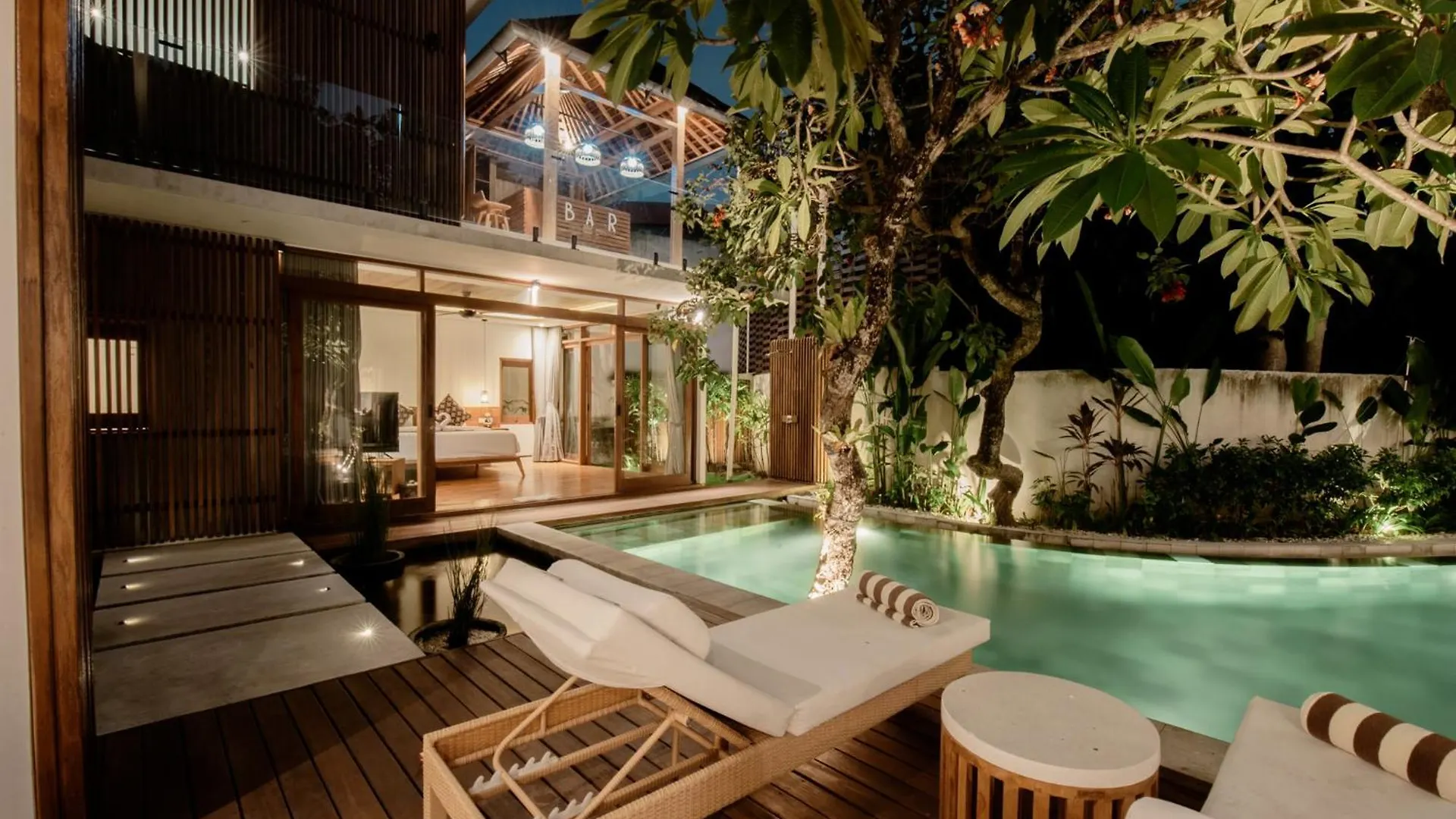 Seminyak Villa Paya Paya Luxury Near Beach-Potato Head