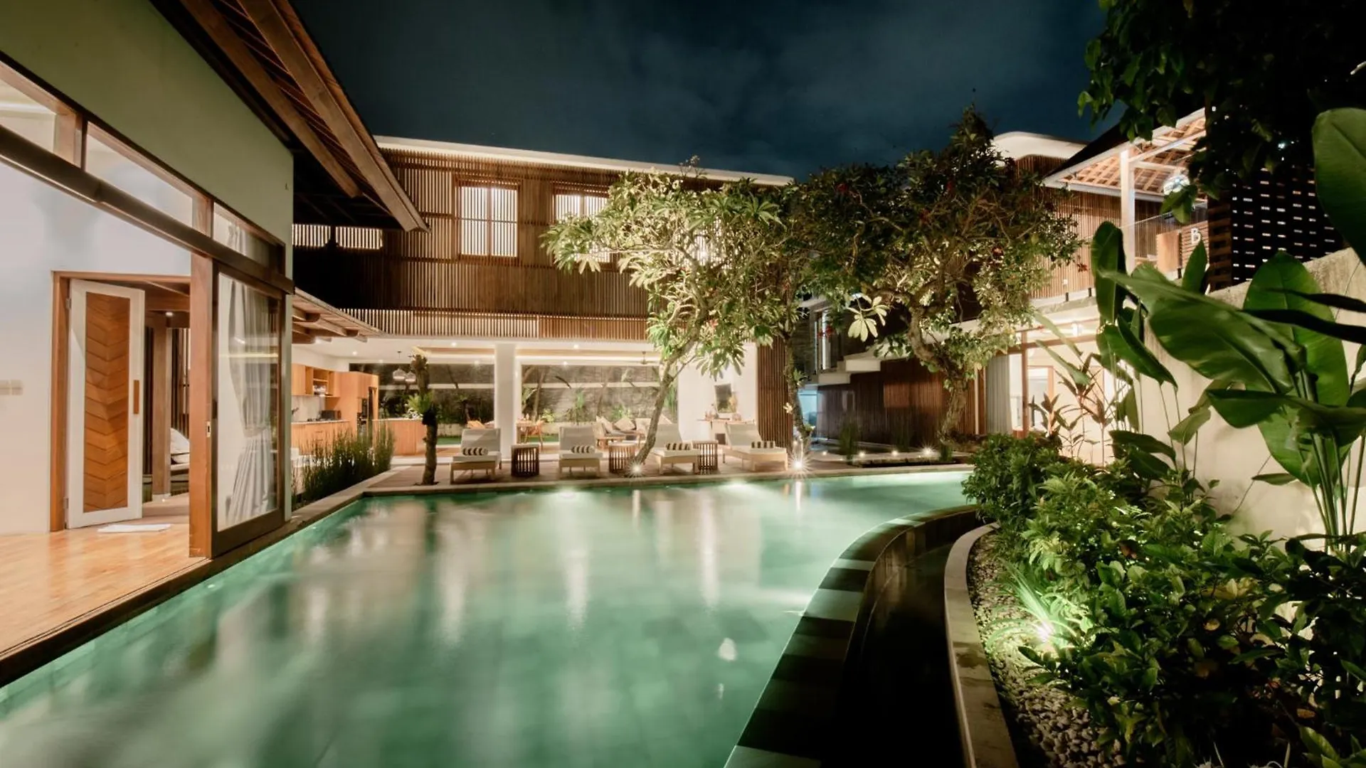 Seminyak Villa Paya Paya Luxury Near Beach-Potato Head