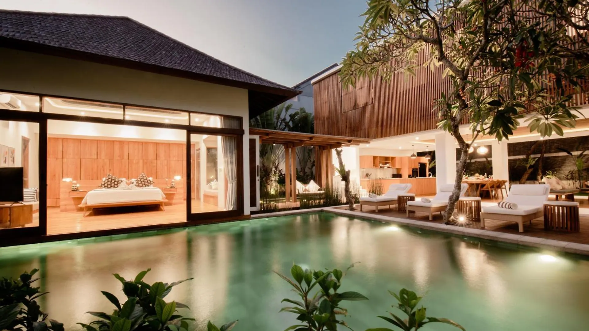 Seminyak Villa Paya Paya Luxury Near Beach-Potato Head